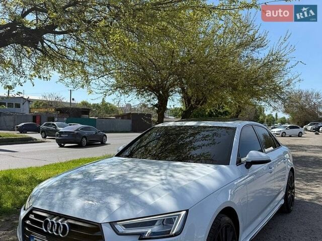 Белый Ауди А4, объемом двигателя 1.98 л и пробегом 74 тыс. км за 21800 $, фото 1 на Automoto.ua