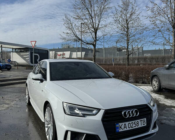 Белый Ауди А4, объемом двигателя 1.98 л и пробегом 67 тыс. км за 25400 $, фото 1 на Automoto.ua