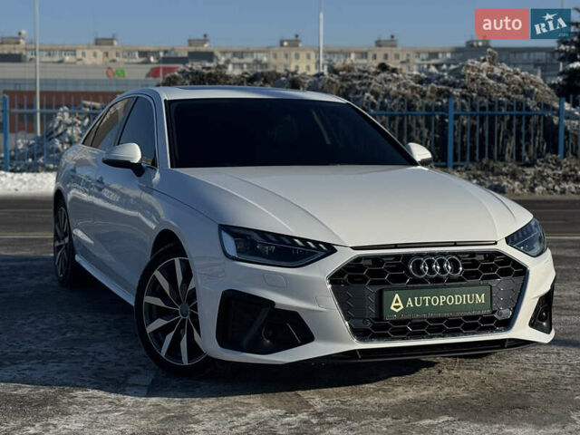 Белый Ауди А4, объемом двигателя 1.98 л и пробегом 103 тыс. км за 24499 $, фото 1 на Automoto.ua