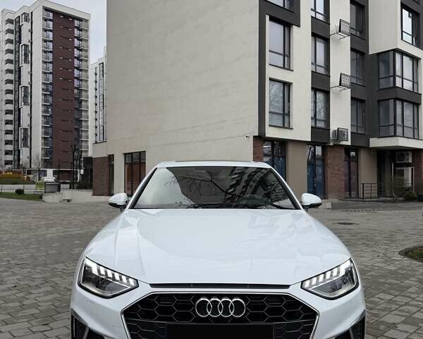 Белый Ауди А4, объемом двигателя 1.98 л и пробегом 90 тыс. км за 31900 $, фото 1 на Automoto.ua