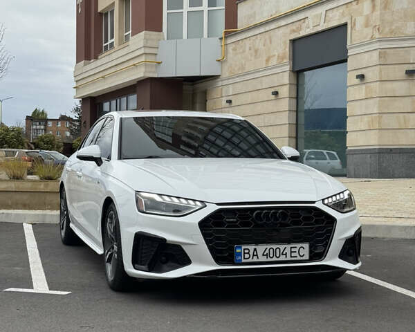 Белый Ауди А4, объемом двигателя 2 л и пробегом 35 тыс. км за 35999 $, фото 1 на Automoto.ua