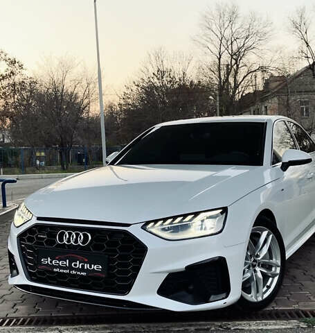 Белый Ауди А4, объемом двигателя 1.98 л и пробегом 40 тыс. км за 29499 $, фото 1 на Automoto.ua