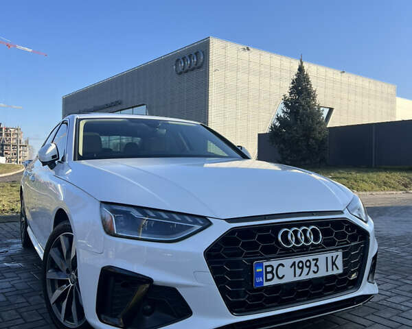 Белый Ауди А4, объемом двигателя 2 л и пробегом 105 тыс. км за 26000 $, фото 1 на Automoto.ua
