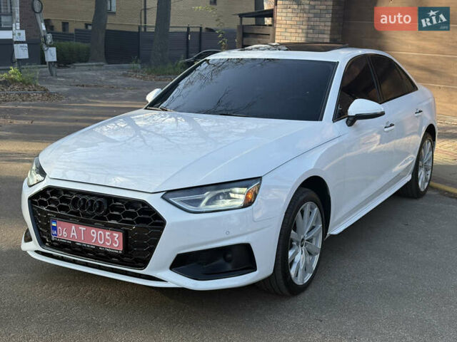 Белый Ауди А4, объемом двигателя 2 л и пробегом 131 тыс. км за 22500 $, фото 1 на Automoto.ua
