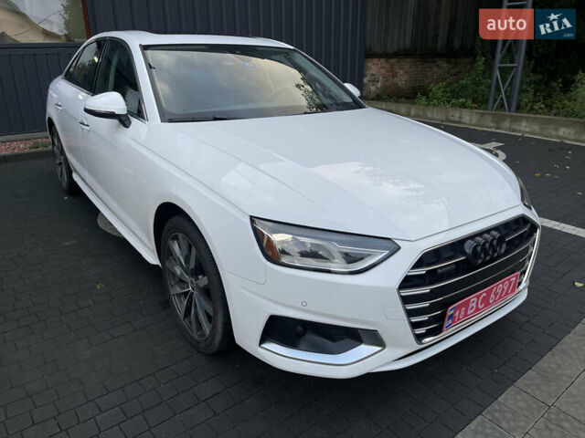 Белый Ауди А4, объемом двигателя 2 л и пробегом 70 тыс. км за 25500 $, фото 1 на Automoto.ua