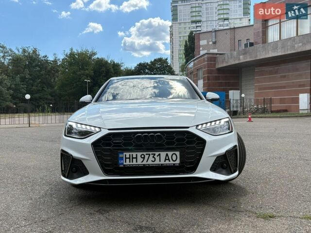 Белый Ауди А4, объемом двигателя 2 л и пробегом 68 тыс. км за 39500 $, фото 1 на Automoto.ua