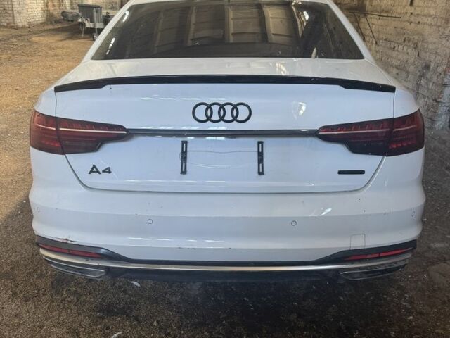 Белый Ауди А4, объемом двигателя 2 л и пробегом 30 тыс. км за 6211 $, фото 1 на Automoto.ua