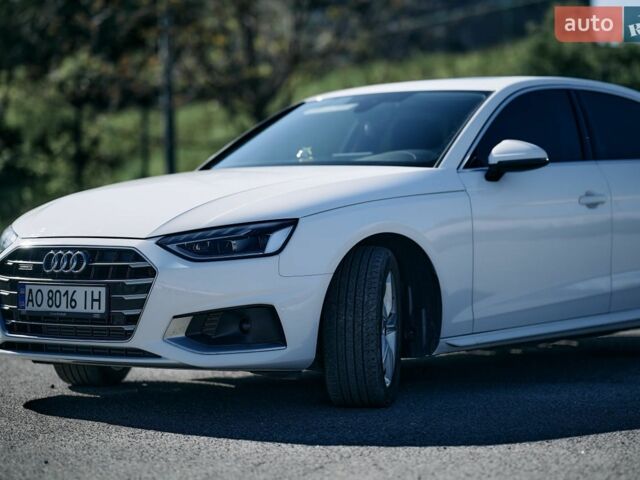 Белый Ауди А4, объемом двигателя 2 л и пробегом 35 тыс. км за 37900 $, фото 1 на Automoto.ua