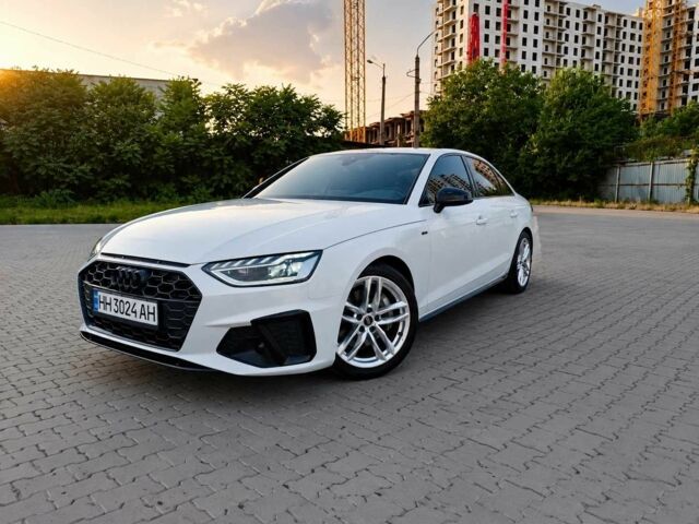 Белый Ауди А4, объемом двигателя 2 л и пробегом 40 тыс. км за 27951 $, фото 1 на Automoto.ua