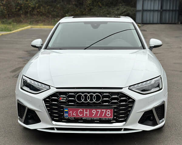 Белый Ауди А4, объемом двигателя 2 л и пробегом 22 тыс. км за 30000 $, фото 1 на Automoto.ua