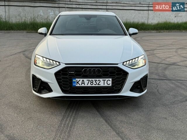 Белый Ауди А4, объемом двигателя 2 л и пробегом 127 тыс. км за 26900 $, фото 1 на Automoto.ua
