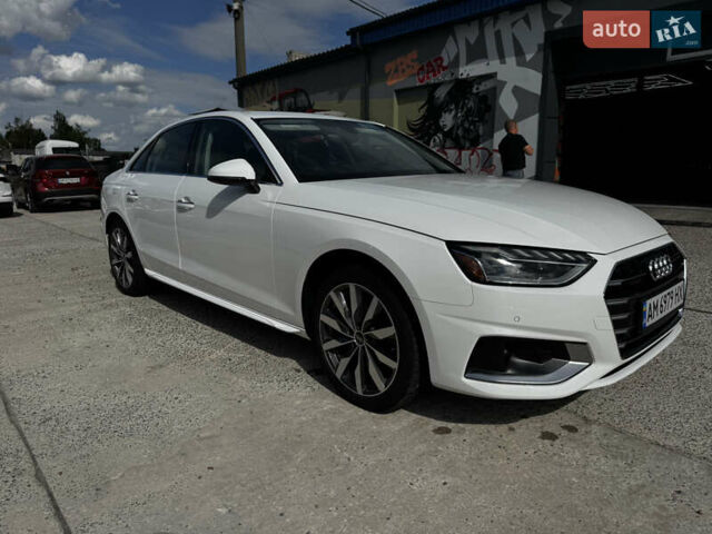 Белый Ауди А4, объемом двигателя 2 л и пробегом 16 тыс. км за 28999 $, фото 1 на Automoto.ua