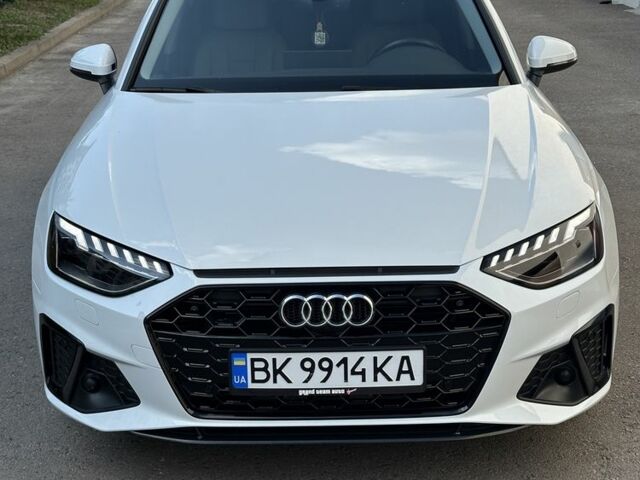 Белый Ауди А4, объемом двигателя 2 л и пробегом 54 тыс. км за 25951 $, фото 1 на Automoto.ua