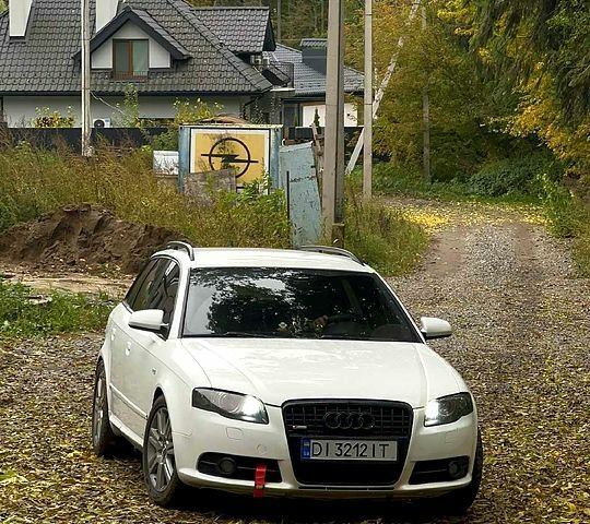 Белый Ауди А4, объемом двигателя 2.7 л и пробегом 333 тыс. км за 6850 $, фото 1 на Automoto.ua