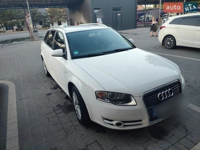 Белый Ауди А4, объемом двигателя 2 л и пробегом 350 тыс. км за 6800 $, фото 1 на Automoto.ua