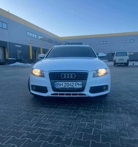 Белый Ауди А4, объемом двигателя 1.98 л и пробегом 275 тыс. км за 8250 $, фото 1 на Automoto.ua