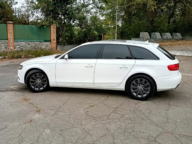 Белый Ауди А4, объемом двигателя 2 л и пробегом 260 тыс. км за 9500 $, фото 1 на Automoto.ua