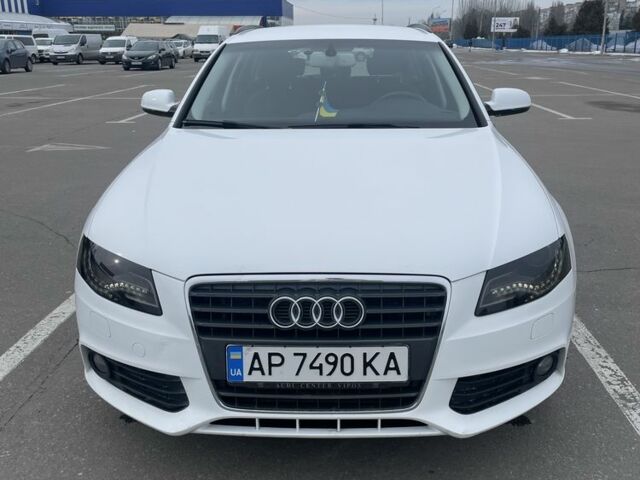 Білий Ауді А4, об'ємом двигуна 2 л та пробігом 277 тис. км за 10300 $, фото 1 на Automoto.ua