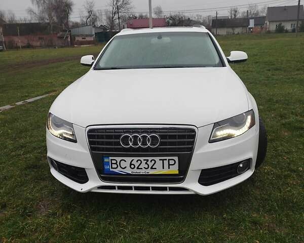 Белый Ауди А4, объемом двигателя 2 л и пробегом 170 тыс. км за 13000 $, фото 1 на Automoto.ua
