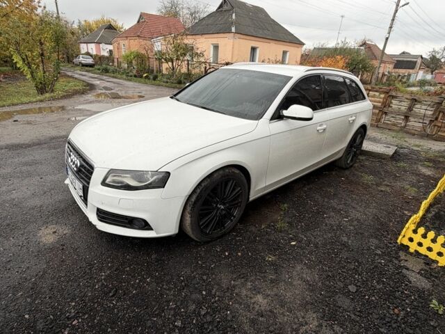 Белый Ауди А4, объемом двигателя 2 л и пробегом 261 тыс. км за 11300 $, фото 1 на Automoto.ua