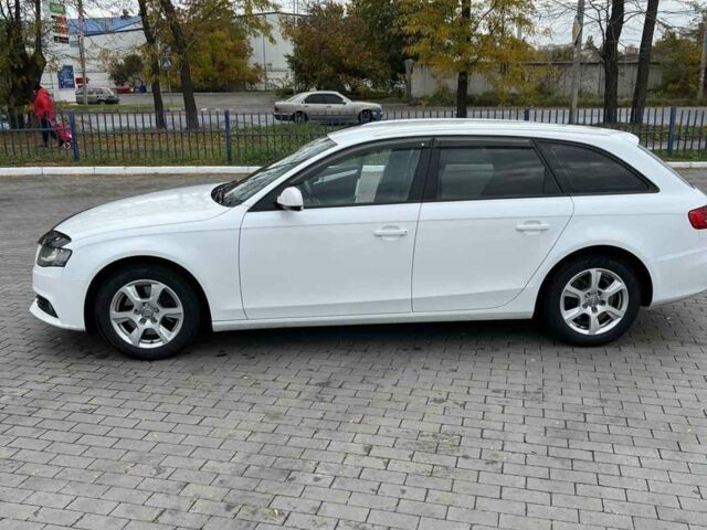 Белый Ауди А4, объемом двигателя 2 л и пробегом 251 тыс. км за 10700 $, фото 1 на Automoto.ua
