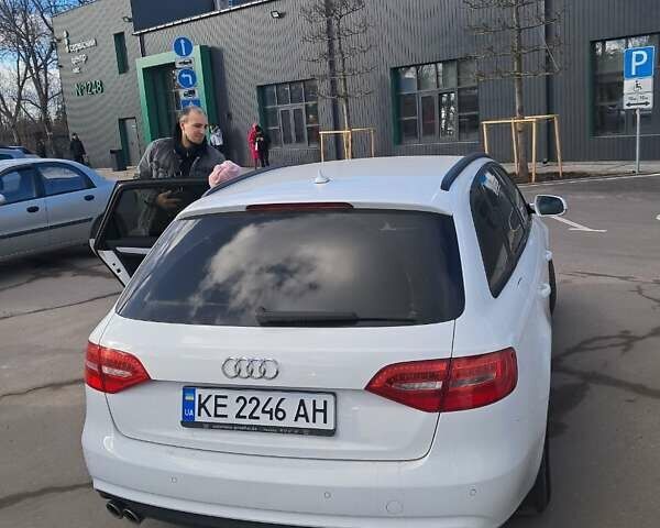 Белый Ауди А4, объемом двигателя 2 л и пробегом 302 тыс. км за 16000 $, фото 1 на Automoto.ua