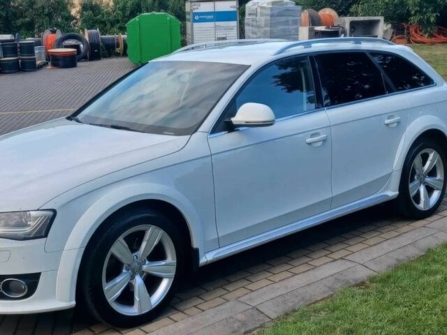 Белый Ауди А4, объемом двигателя 2 л и пробегом 270 тыс. км за 7800 $, фото 1 на Automoto.ua