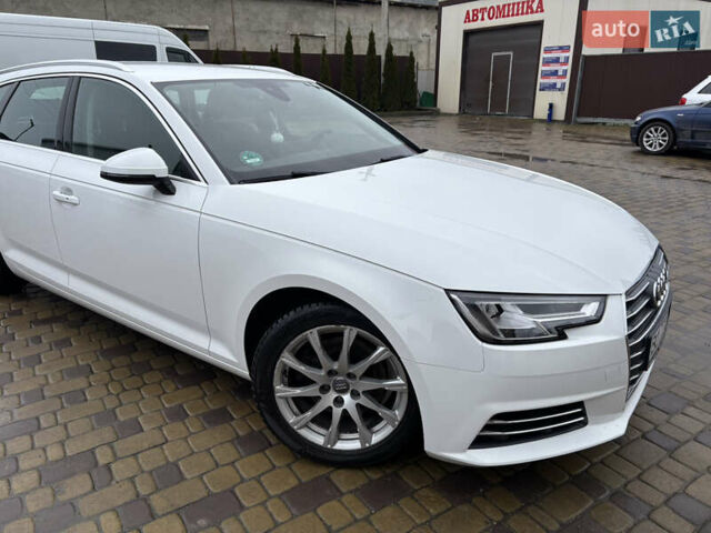 Белый Ауди А4, объемом двигателя 1.98 л и пробегом 219 тыс. км за 17000 $, фото 1 на Automoto.ua