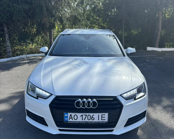 Белый Ауди А4, объемом двигателя 1.4 л и пробегом 235 тыс. км за 15999 $, фото 1 на Automoto.ua