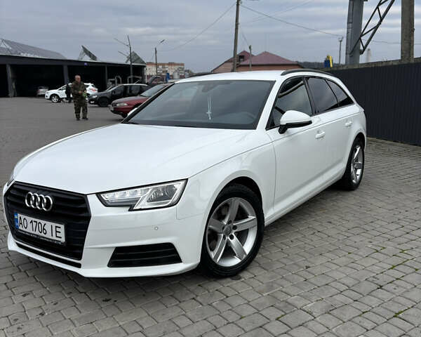 Білий Ауді А4, об'ємом двигуна 1.4 л та пробігом 237 тис. км за 15999 $, фото 1 на Automoto.ua
