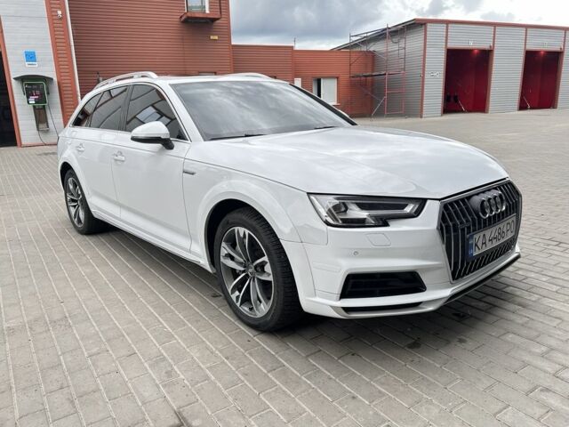 Белый Ауди А4, объемом двигателя 2 л и пробегом 60 тыс. км за 24650 $, фото 1 на Automoto.ua