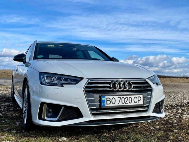 Білий Ауді А4, об'ємом двигуна 2 л та пробігом 255 тис. км за 25600 $, фото 1 на Automoto.ua