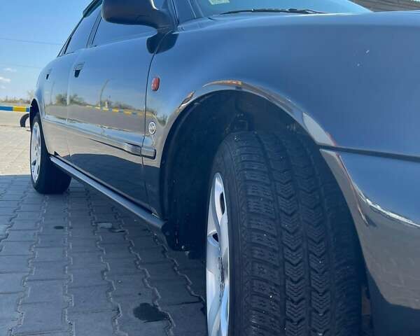 Чорний Ауді А4, об'ємом двигуна 1.6 л та пробігом 275 тис. км за 3700 $, фото 1 на Automoto.ua