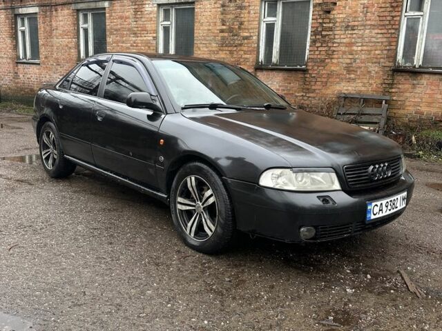 Черный Ауди А4, объемом двигателя 1.8 л и пробегом 350 тыс. км за 2550 $, фото 1 на Automoto.ua
