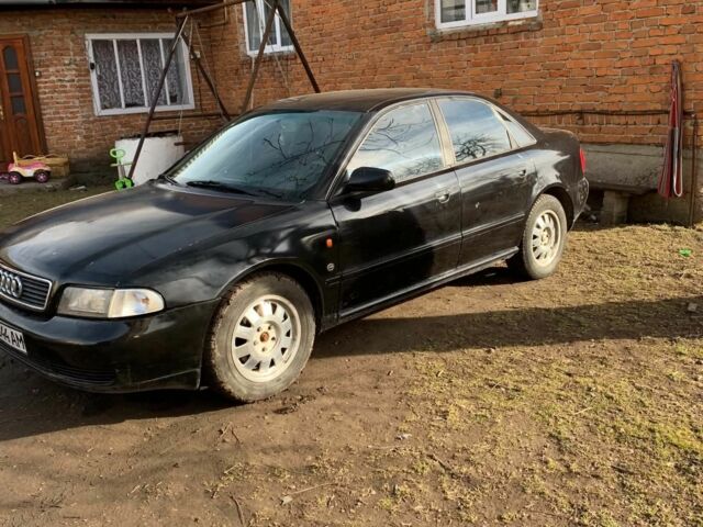 Чорний Ауді А4, об'ємом двигуна 1.8 л та пробігом 250 тис. км за 2099 $, фото 1 на Automoto.ua