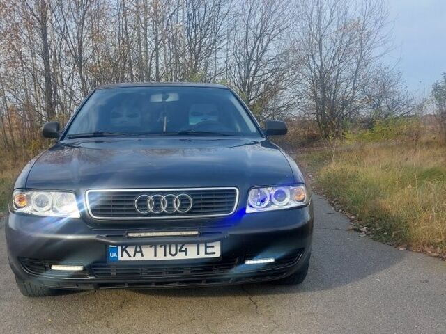 Черный Ауди А4, объемом двигателя 1.6 л и пробегом 276 тыс. км за 3500 $, фото 1 на Automoto.ua