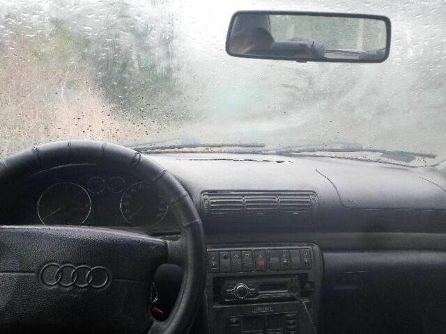 Черный Ауди А4, объемом двигателя 1.9 л и пробегом 390 тыс. км за 1350 $, фото 1 на Automoto.ua