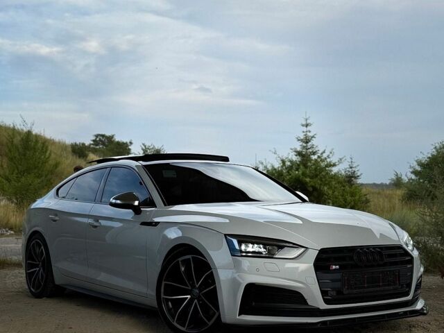 Чорний Ауді А4, об'ємом двигуна 1.9 л та пробігом 300 тис. км за 2615 $, фото 1 на Automoto.ua