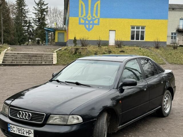 Чорний Ауді А4, об'ємом двигуна 1.8 л та пробігом 300 тис. км за 2250 $, фото 1 на Automoto.ua