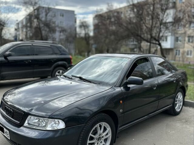 Черный Ауди А4, объемом двигателя 2.6 л и пробегом 366 тыс. км за 4500 $, фото 1 на Automoto.ua