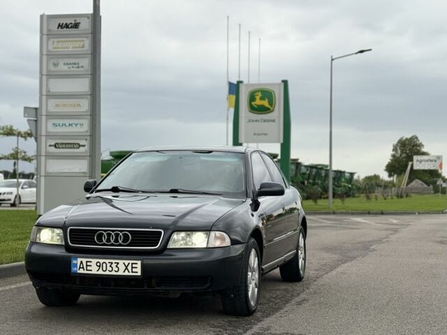 Чорний Ауді А4, об'ємом двигуна 1.8 л та пробігом 300 тис. км за 2999 $, фото 1 на Automoto.ua