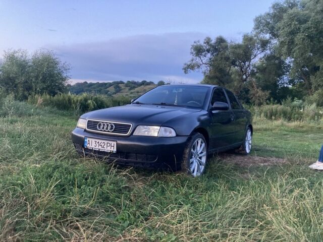 Чорний Ауді А4, об'ємом двигуна 1.8 л та пробігом 400 тис. км за 3996 $, фото 1 на Automoto.ua