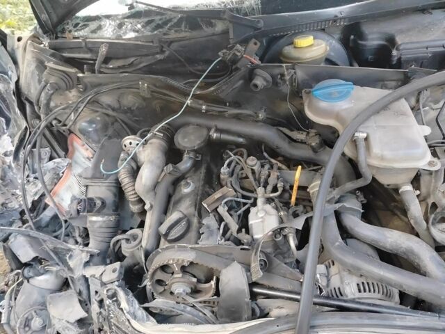 Черный Ауди А4, объемом двигателя 1 л и пробегом 3 тыс. км за 1073 $, фото 1 на Automoto.ua