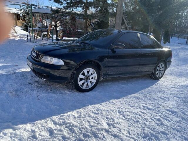 Черный Ауди А4, объемом двигателя 1.8 л и пробегом 290 тыс. км за 3900 $, фото 1 на Automoto.ua