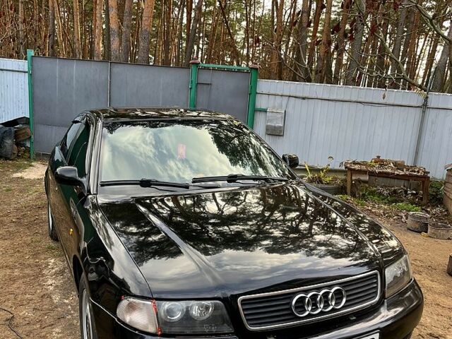 Черный Ауди А4, объемом двигателя 1.8 л и пробегом 402 тыс. км за 3800 $, фото 1 на Automoto.ua