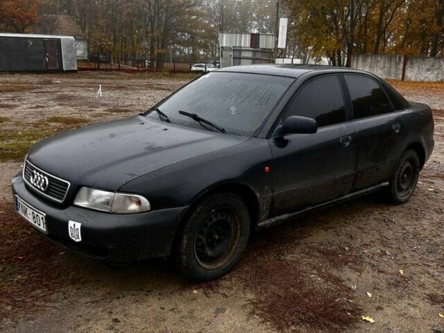 Черный Ауди А4, объемом двигателя 1.9 л и пробегом 300 тыс. км за 1200 $, фото 1 на Automoto.ua