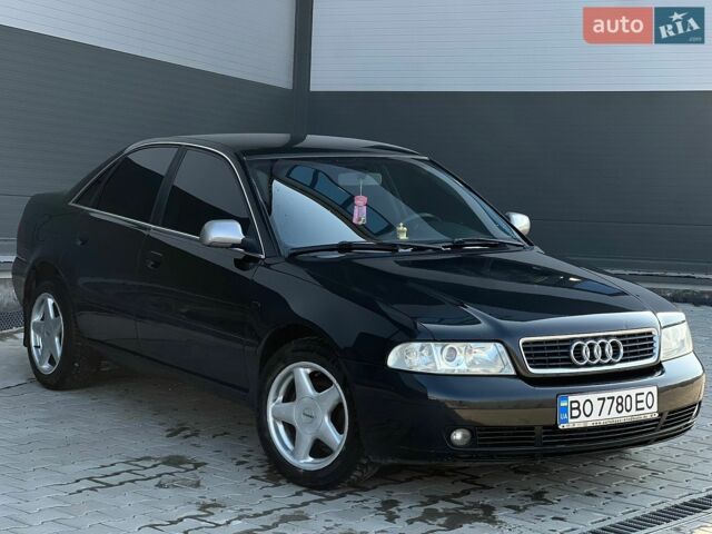Черный Ауди А4, объемом двигателя 1.8 л и пробегом 327 тыс. км за 3300 $, фото 1 на Automoto.ua