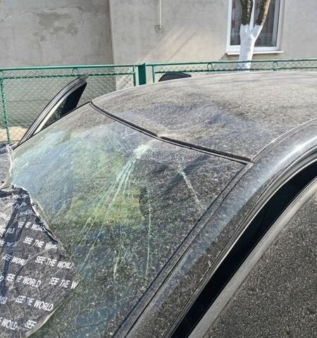 Чорний Ауді А4, об'ємом двигуна 1.8 л та пробігом 266 тис. км за 1300 $, фото 1 на Automoto.ua