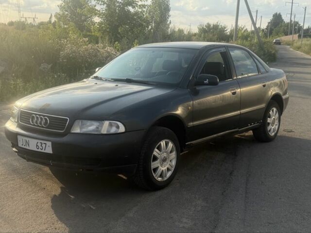 Чорний Ауді А4, об'ємом двигуна 1.9 л та пробігом 250 тис. км за 1495 $, фото 1 на Automoto.ua