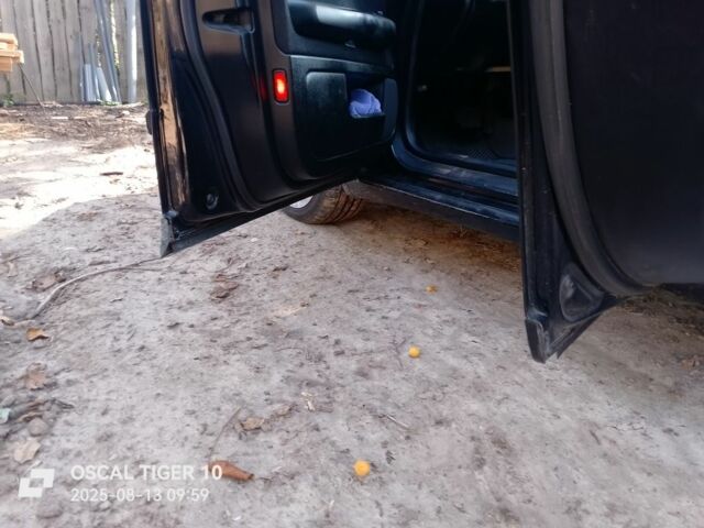 Чорний Ауді А4, об'ємом двигуна 2 л та пробігом 330 тис. км за 4398 $, фото 1 на Automoto.ua